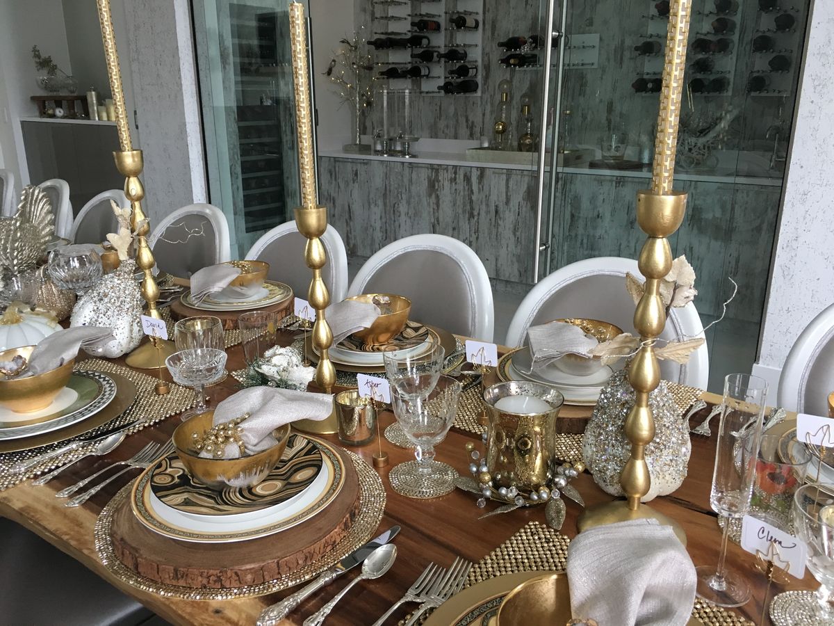 Gold tablescape detail